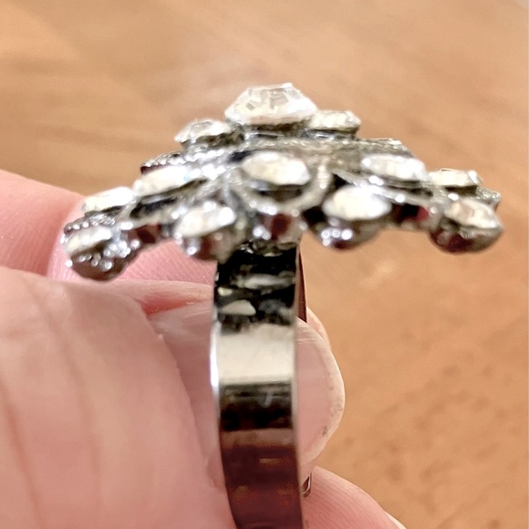 Women’s gorgeous Ring, size is adjustable, from 7-9. Silver plated, round cubic - Picture 4 of 15